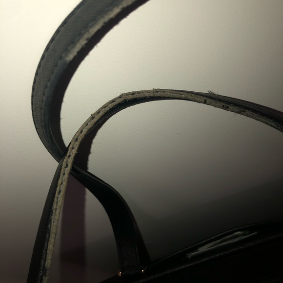 Micheal Kors Tote - Picture 5 of 5